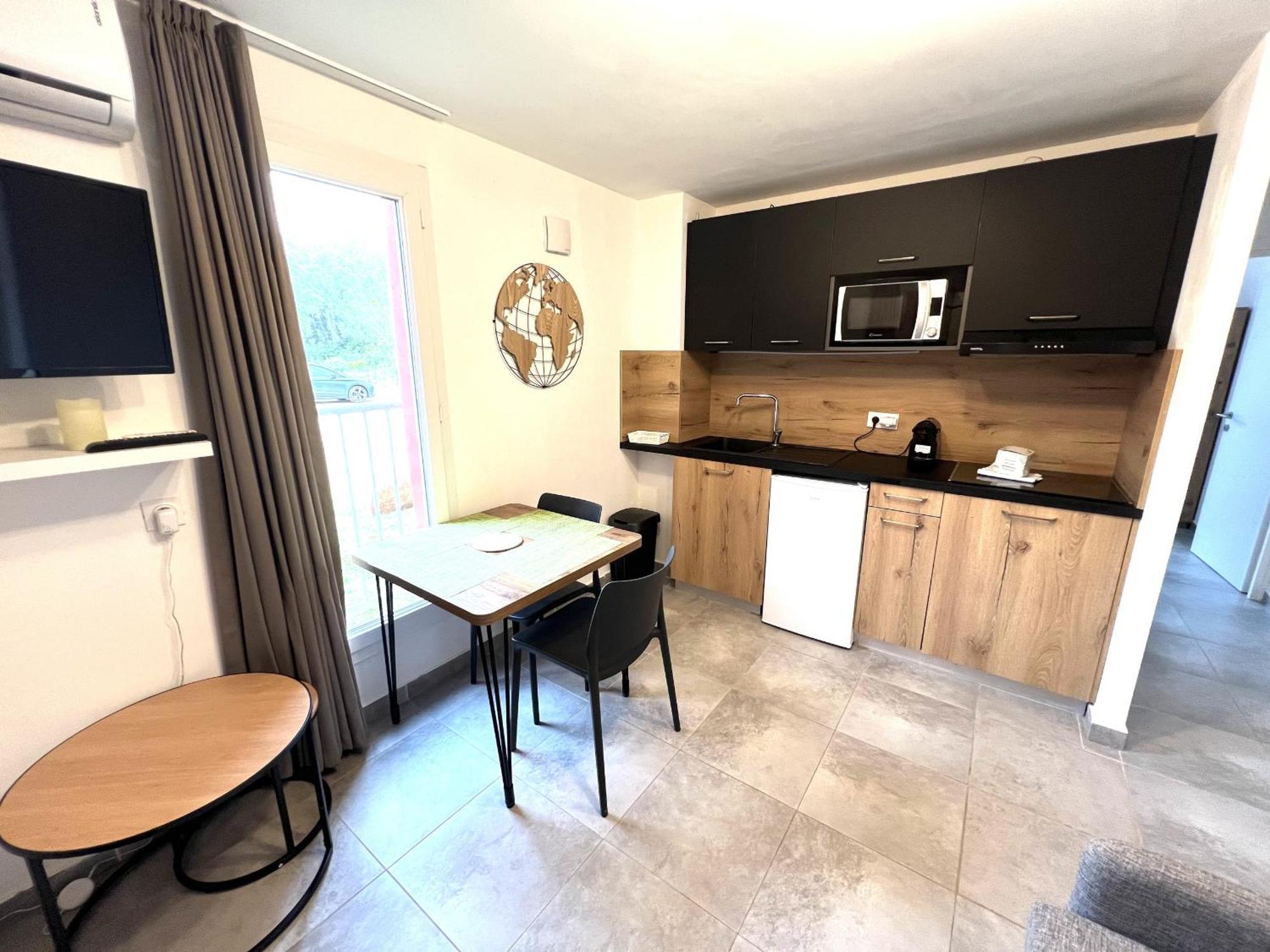 Residence Hoteliere Les Hameaux De Saint Cyprien 25 M2 Lecci Eksteriør billede